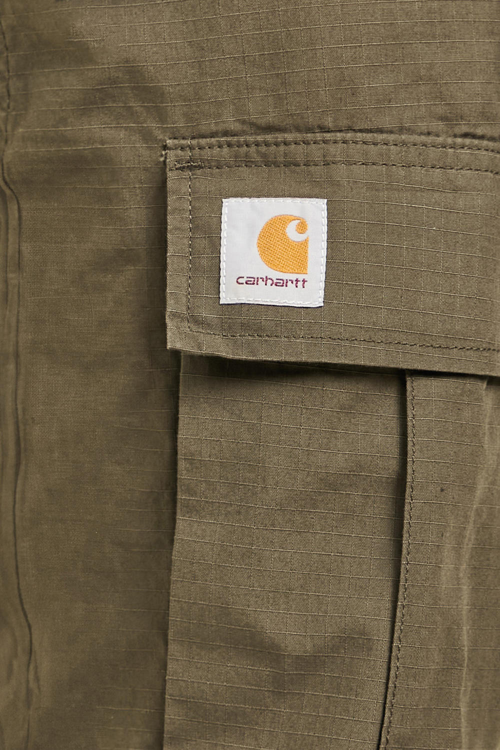 תמונת דוגמן אחורית של מכנסי קרגו CARHARTT WIP