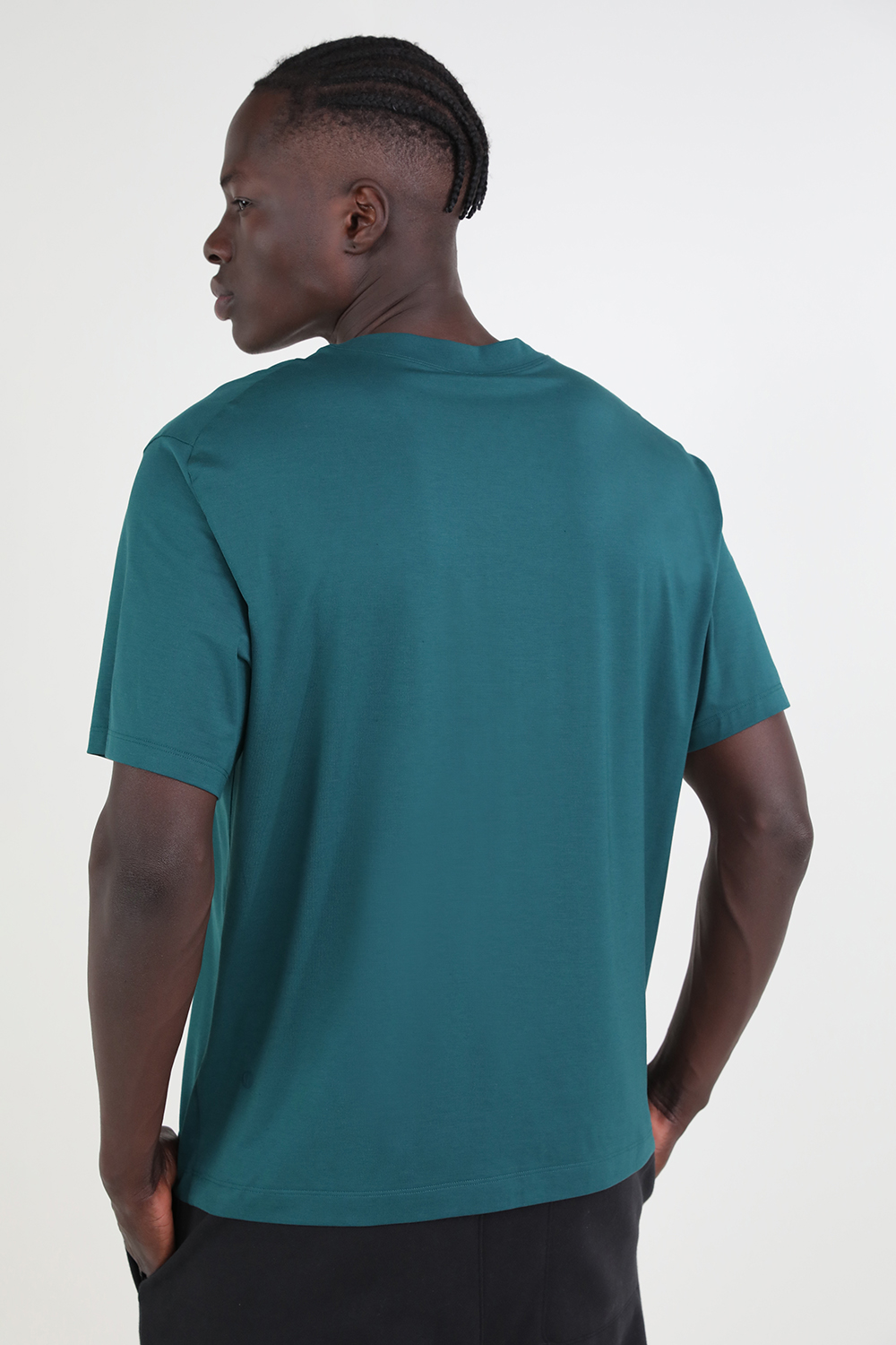 תמונת דוגמן אחורית של Fundamental Oversized T LULULEMON