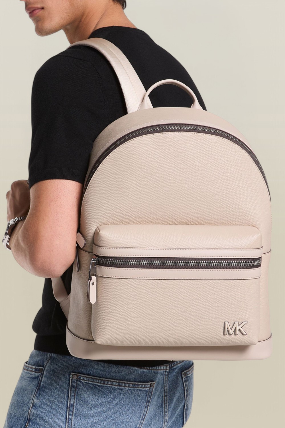 תמונת דוגמן קידמית של תיק גב MICHAEL KORS