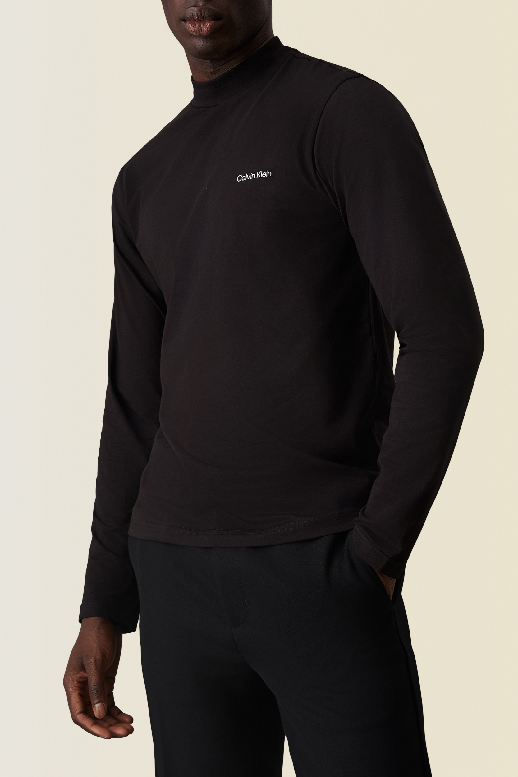 תמונת דוגמן קידמית של חולצת טי ארוכה CALVIN KLEIN