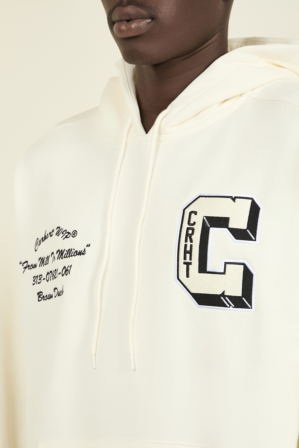 תמונת דוגמן אחורית של סווטשירט קפוצ'ון CARHARTT WIP