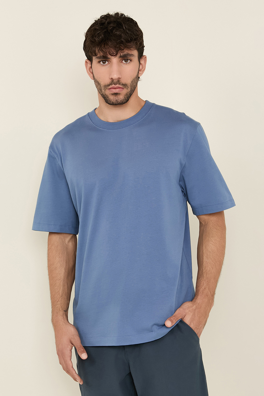 תמונת דוגמן קידמית של Heavyweight Cotton Jersey T-Shirt LULULEMON