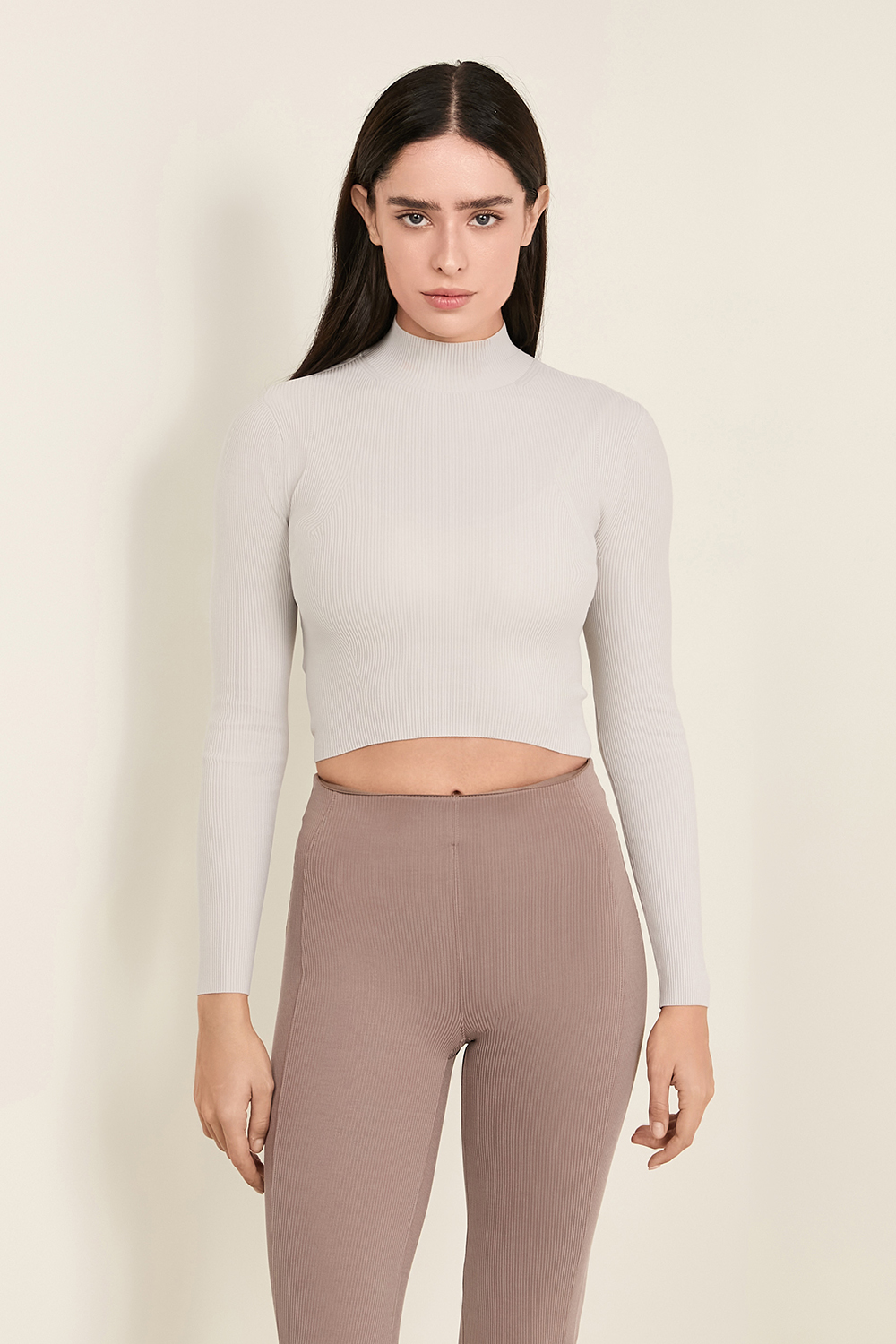 תמונת דוגמן קידמית של Ribbed-Knit Twist-Back Mockneck Sweater LULULEMON