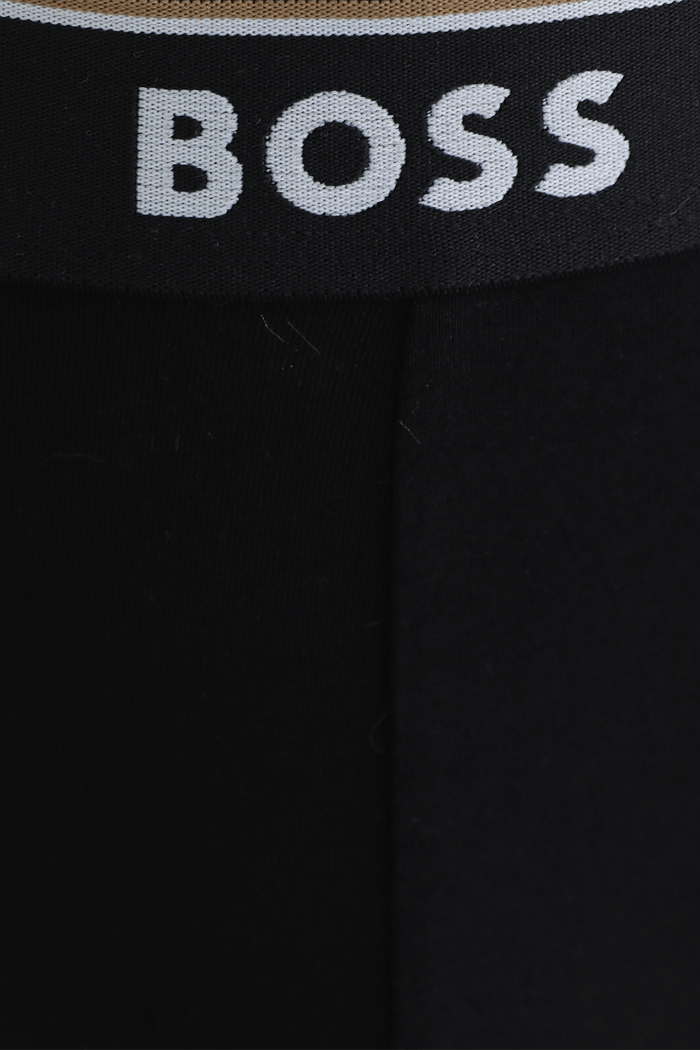 תמונת תקריב של מארז שלישיית תחתונים BOSS