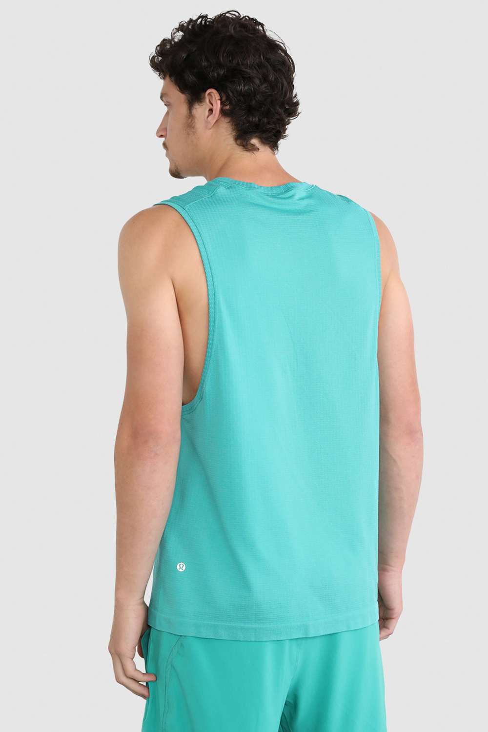 תמונת דוגמן אחורית של Metal Vent Tech Sleeveless Shirt