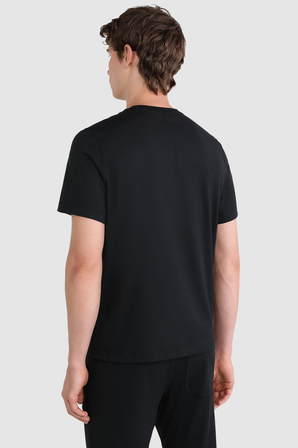 תמונת דוגמן אחורית של Soft Jersey Short Sleeve Solid