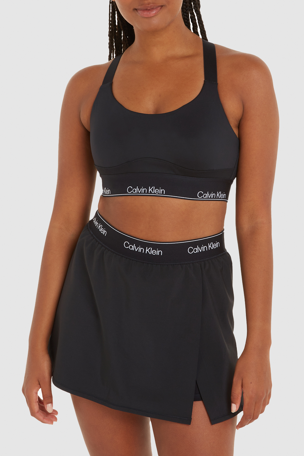 תמונת דוגמן קידמית של חזיית ספורט CALVIN KLEIN