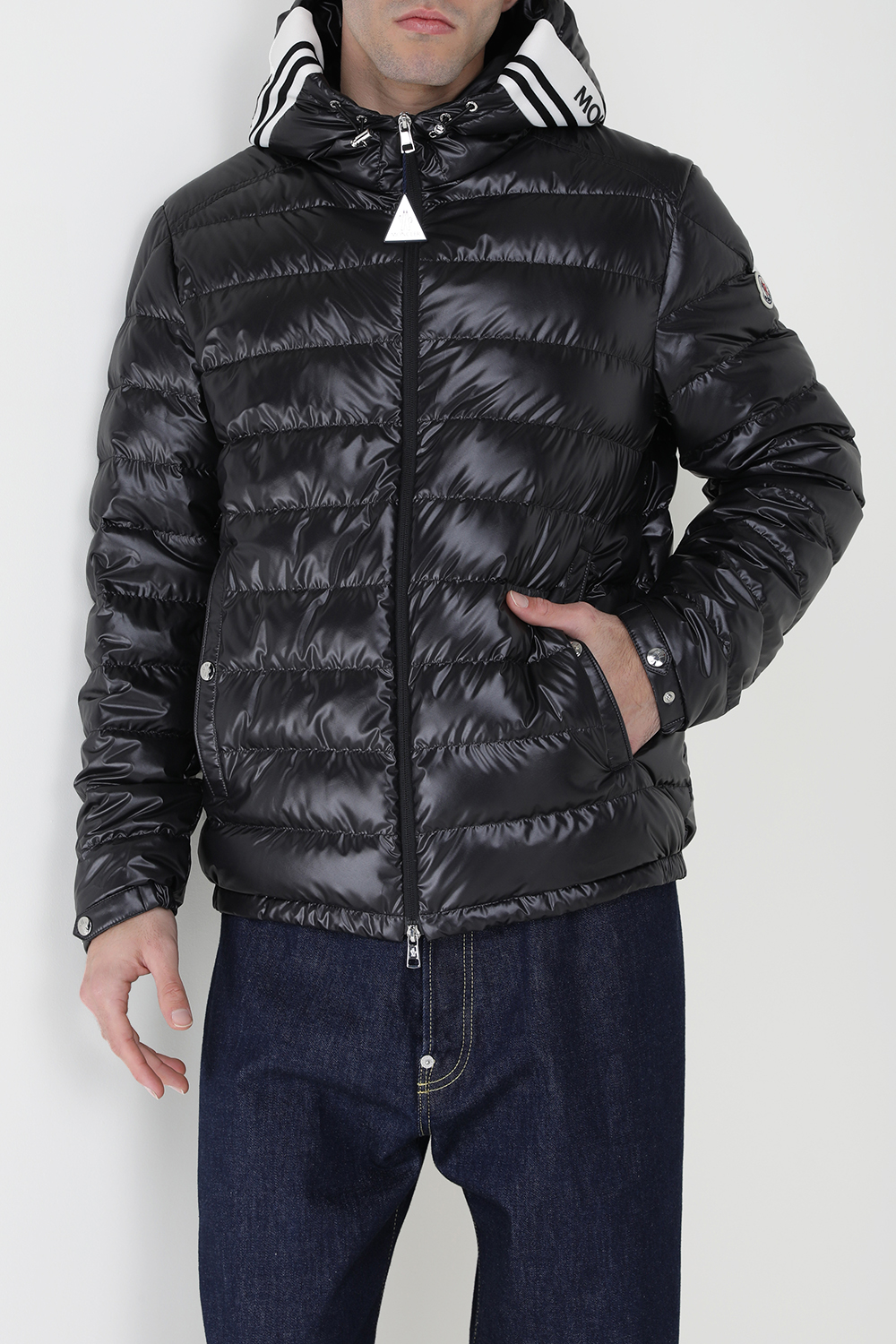 תמונת דוגמן קידמית של מעיל פוך MONCLER