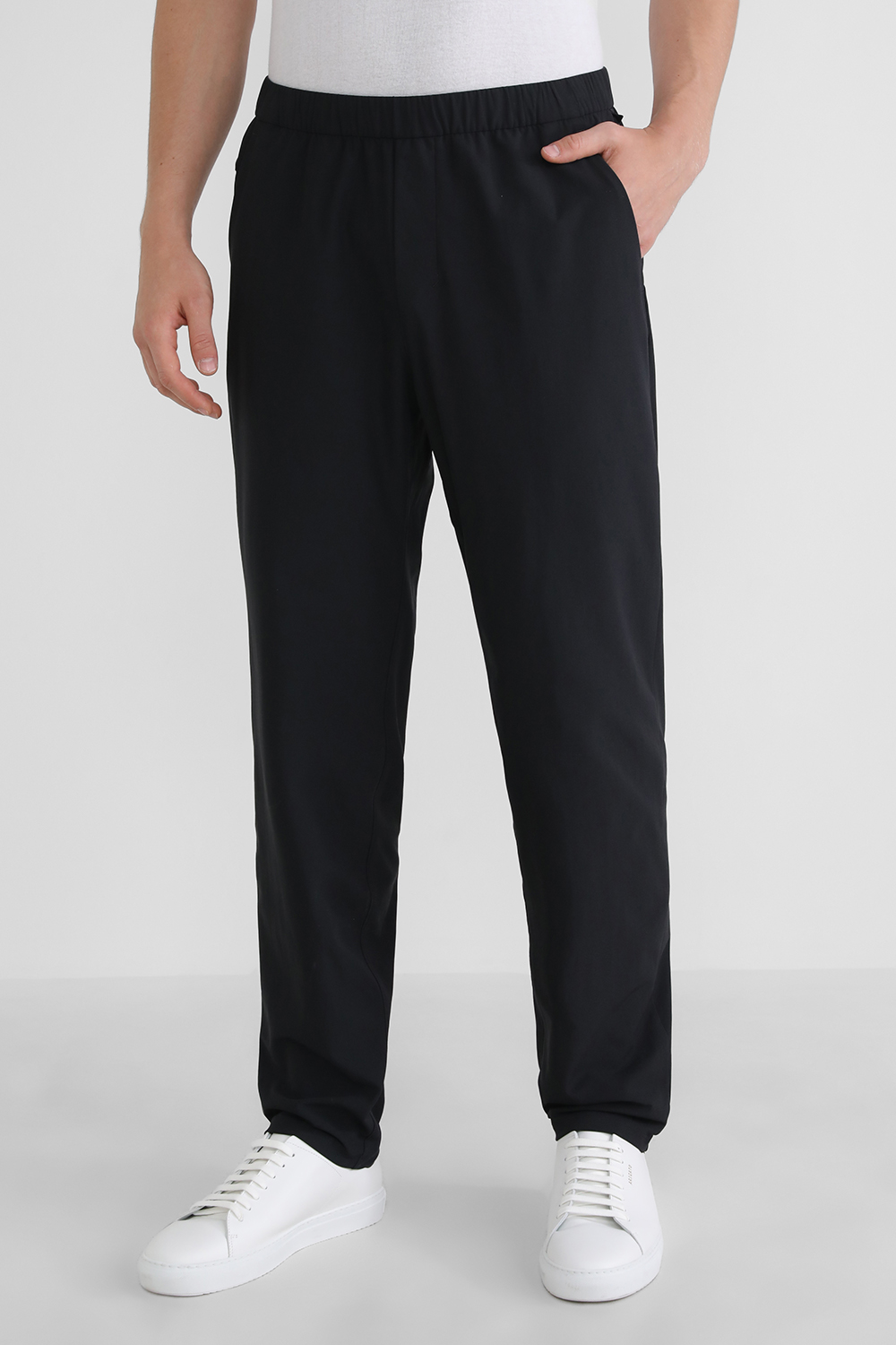 תמונת דוגמן קידמית של ABC Pull-On Pant