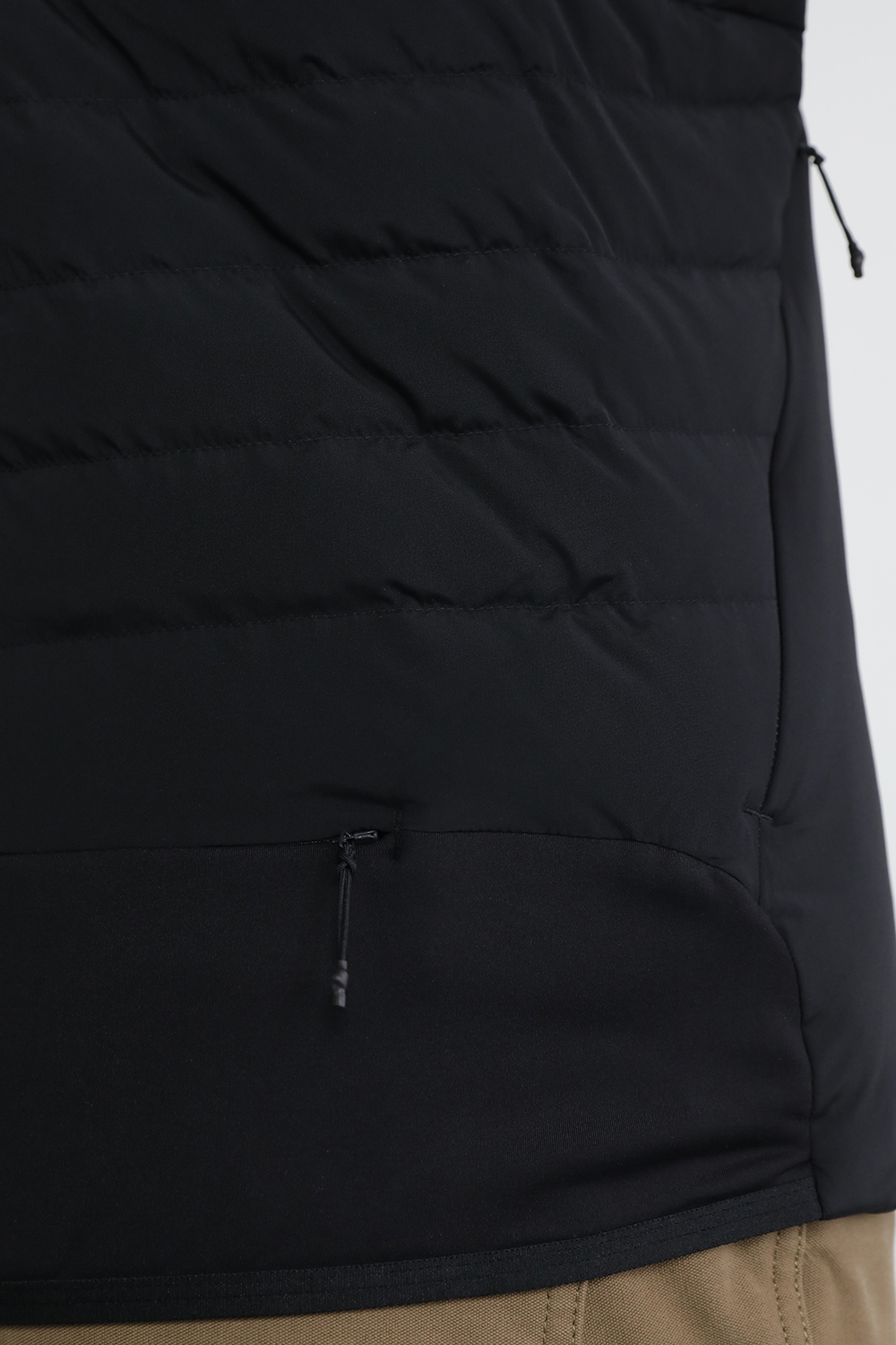 תמונת תקריב דוגמן של Down for It All Vest LULULEMON