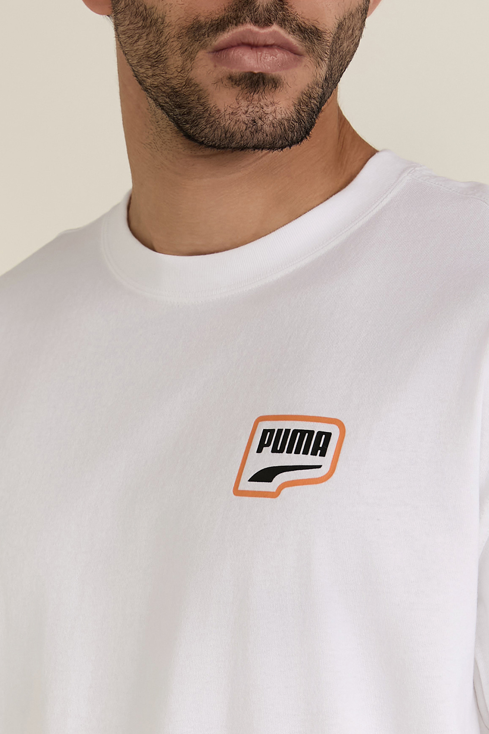 תמונת תקריב דוגמן של חולצת טי דאונטאון PUMA