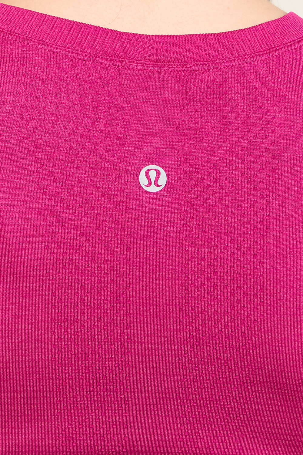 תמונת תקריב דוגמן של Swiftly Relaxed Long Sleeve
