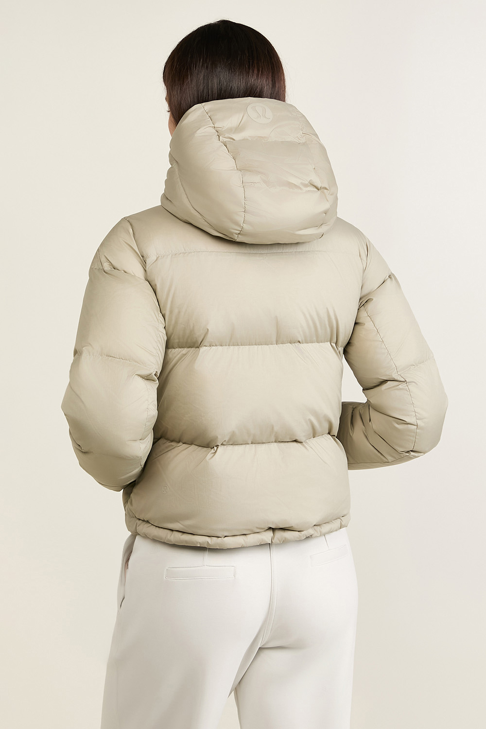 תמונת דוגמן אחורית של Wunder Puff Cropped Jacket LULULEMON