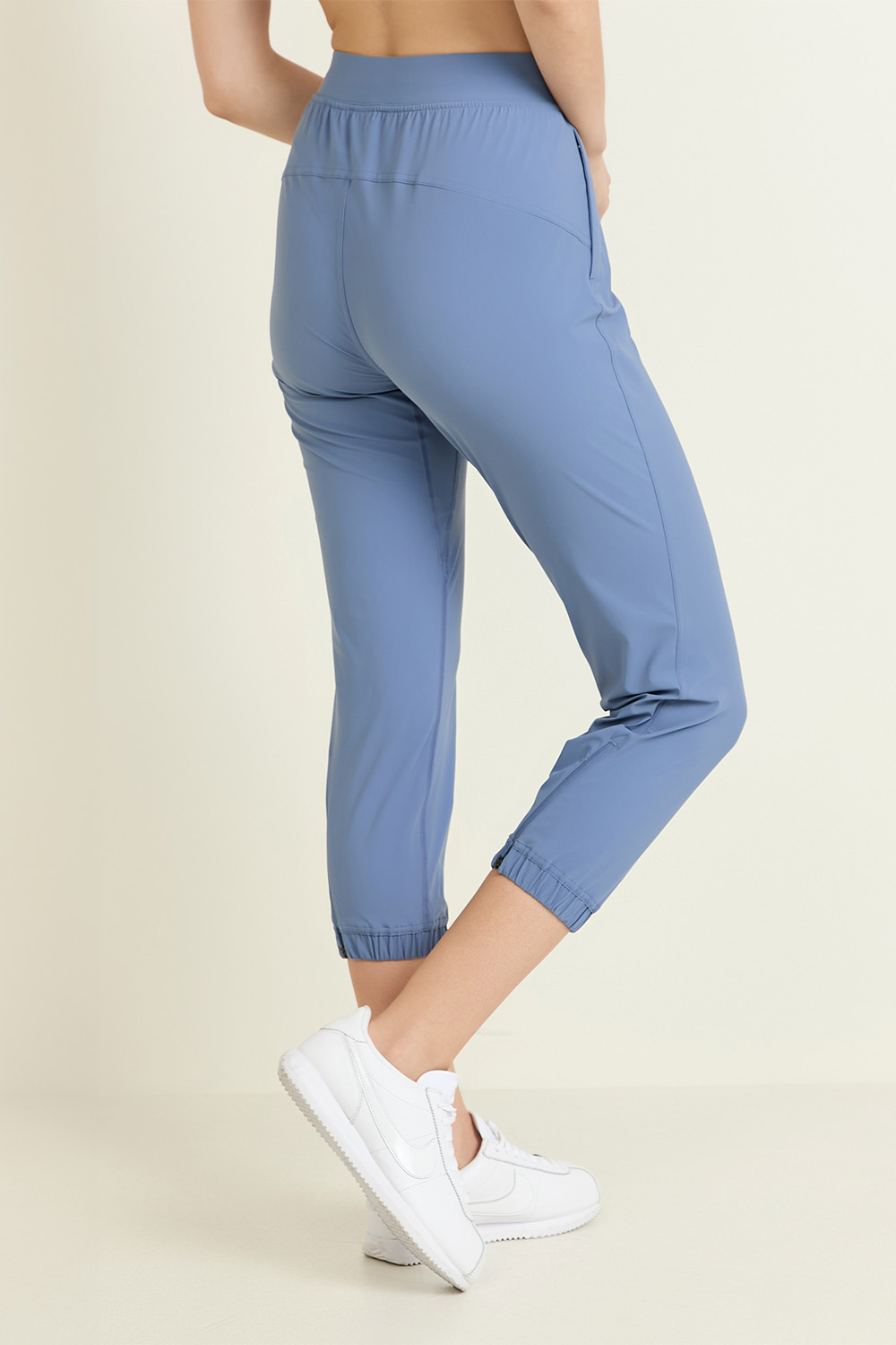 תמונת דוגמן אחורית של Adapted State High-Rise Cropped Jogger LULULEMON