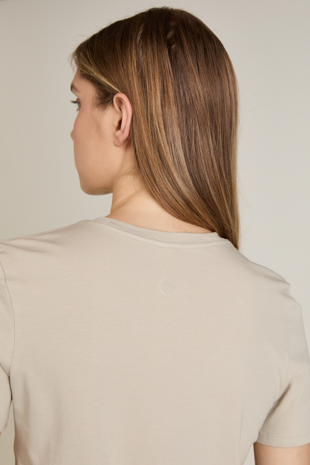 תמונת תקריב דוגמן של Love Crew Short Sleeve T-Shirt LULULEMON
