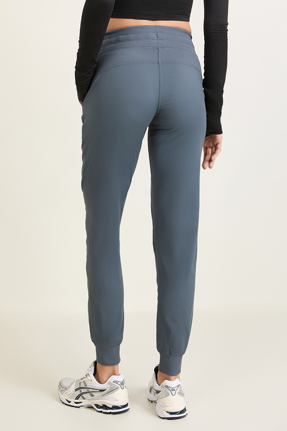 תמונת דוגמן אחורית של Dance Studio Mid-Rise Jogger LULULEMON