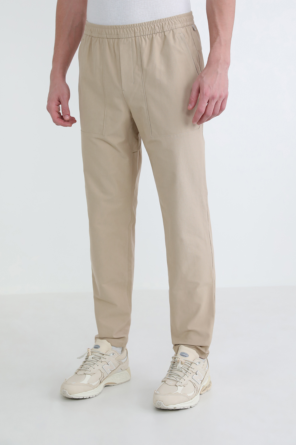 תמונת דוגמן קידמית של Utilitech Pull On Classic Fit Pant