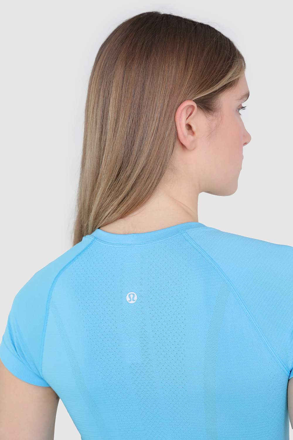 תמונת תקריב דוגמן של Swiftly Tech Short Sleeve Shirt 2.0 LULULEMON