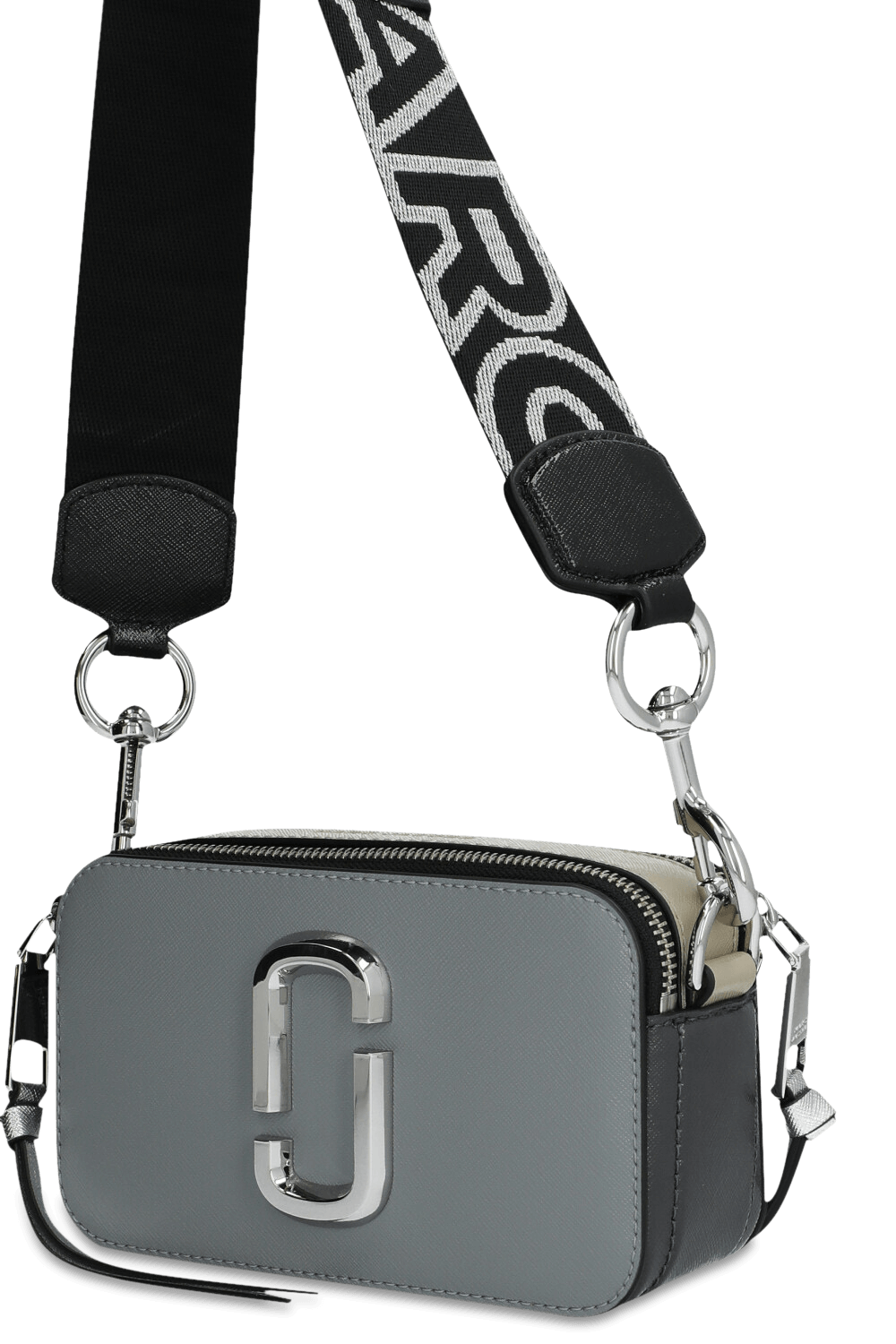 תמונת תקריב של תיק סנאפשוט MARC JACOBS