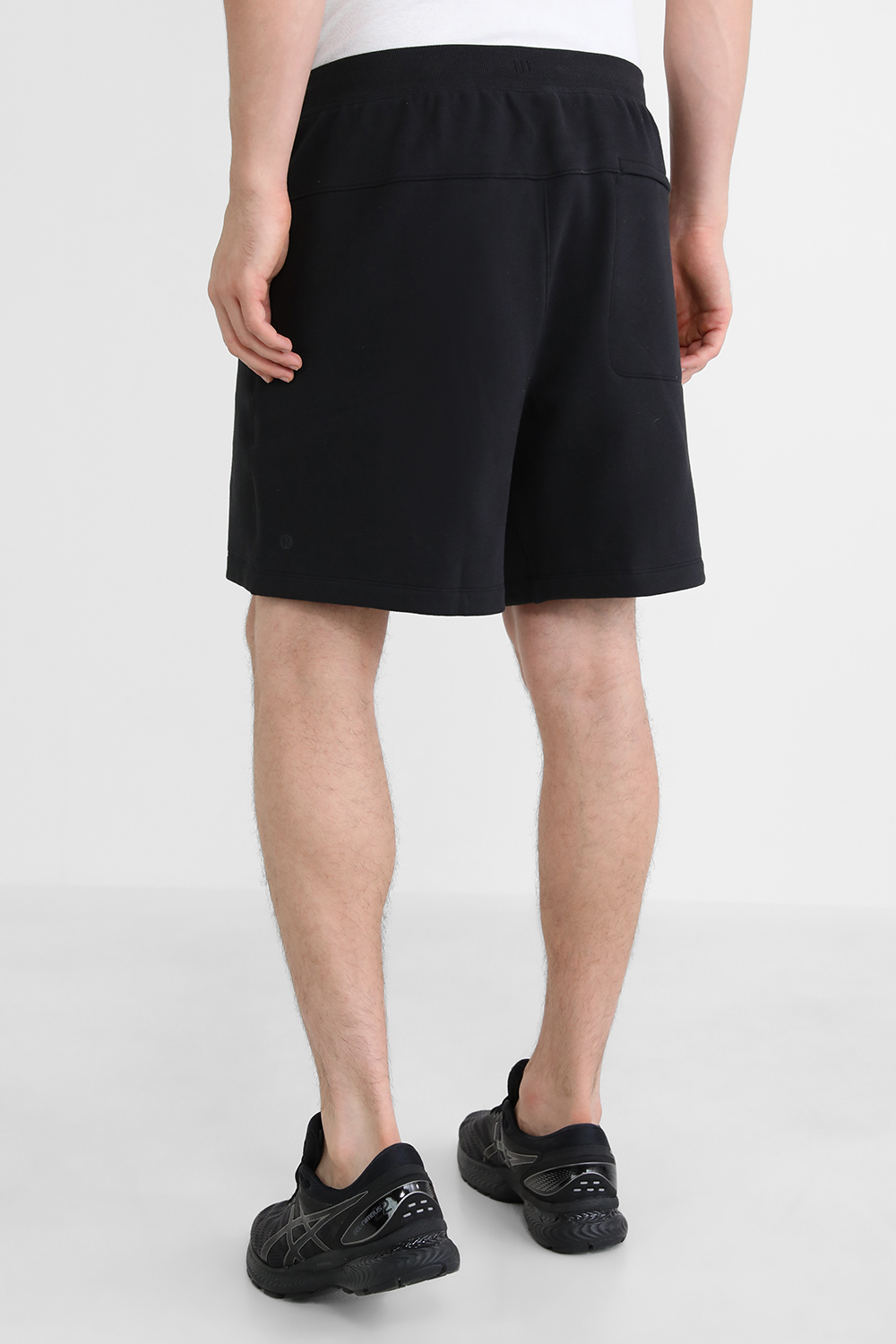 תמונת דוגמן אחורית של Steady State Short 7