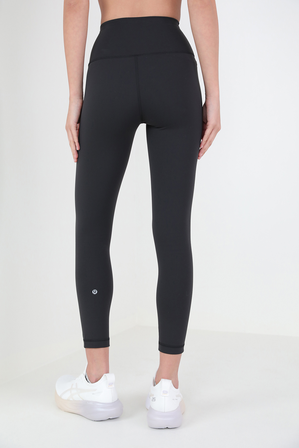 תמונת דוגמן אחורית של Wunder Train Contour Fit HR Crop 23 LULULEMON