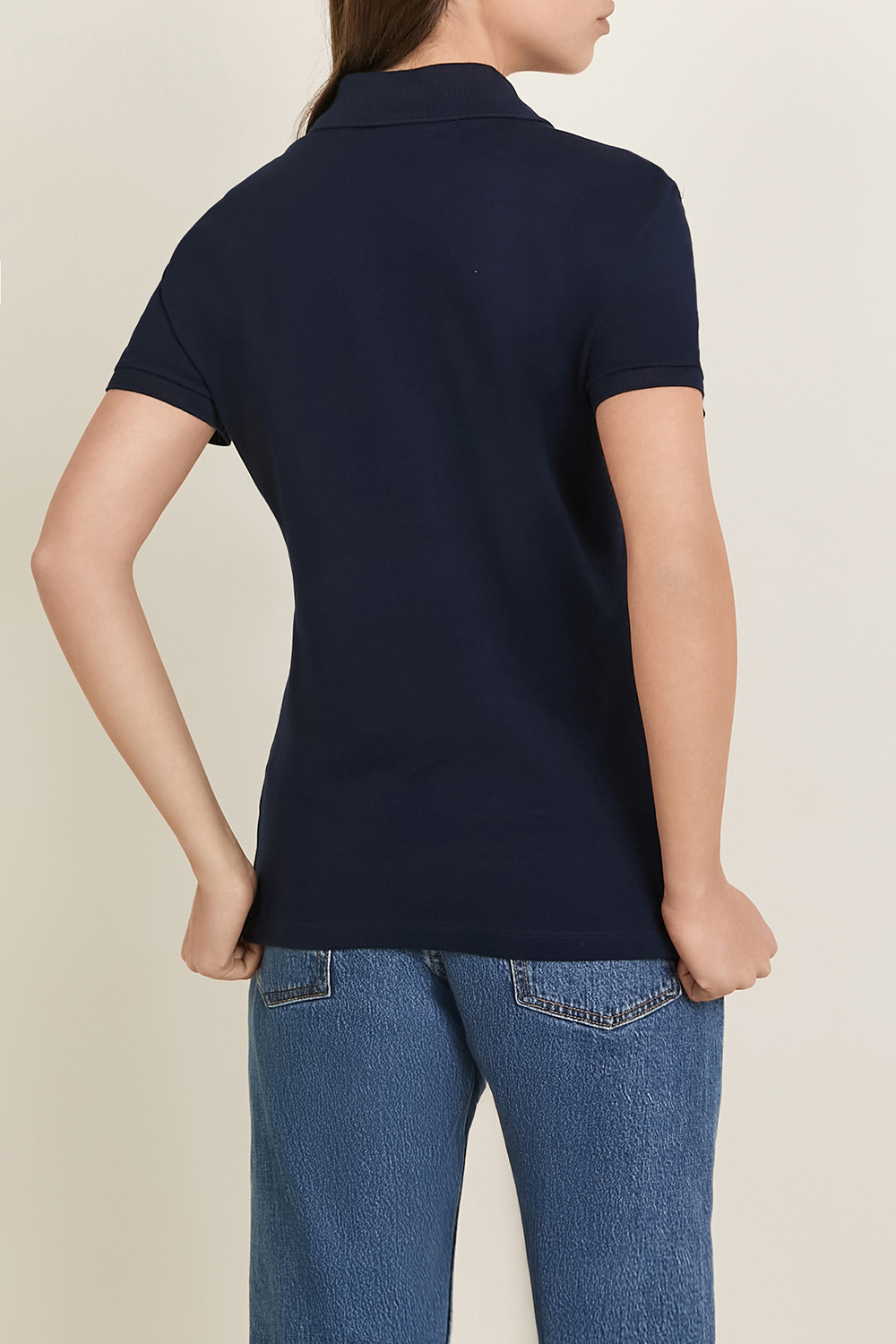 תמונת דוגמן אחורית של חולצת פולו סלים פיט LACOSTE