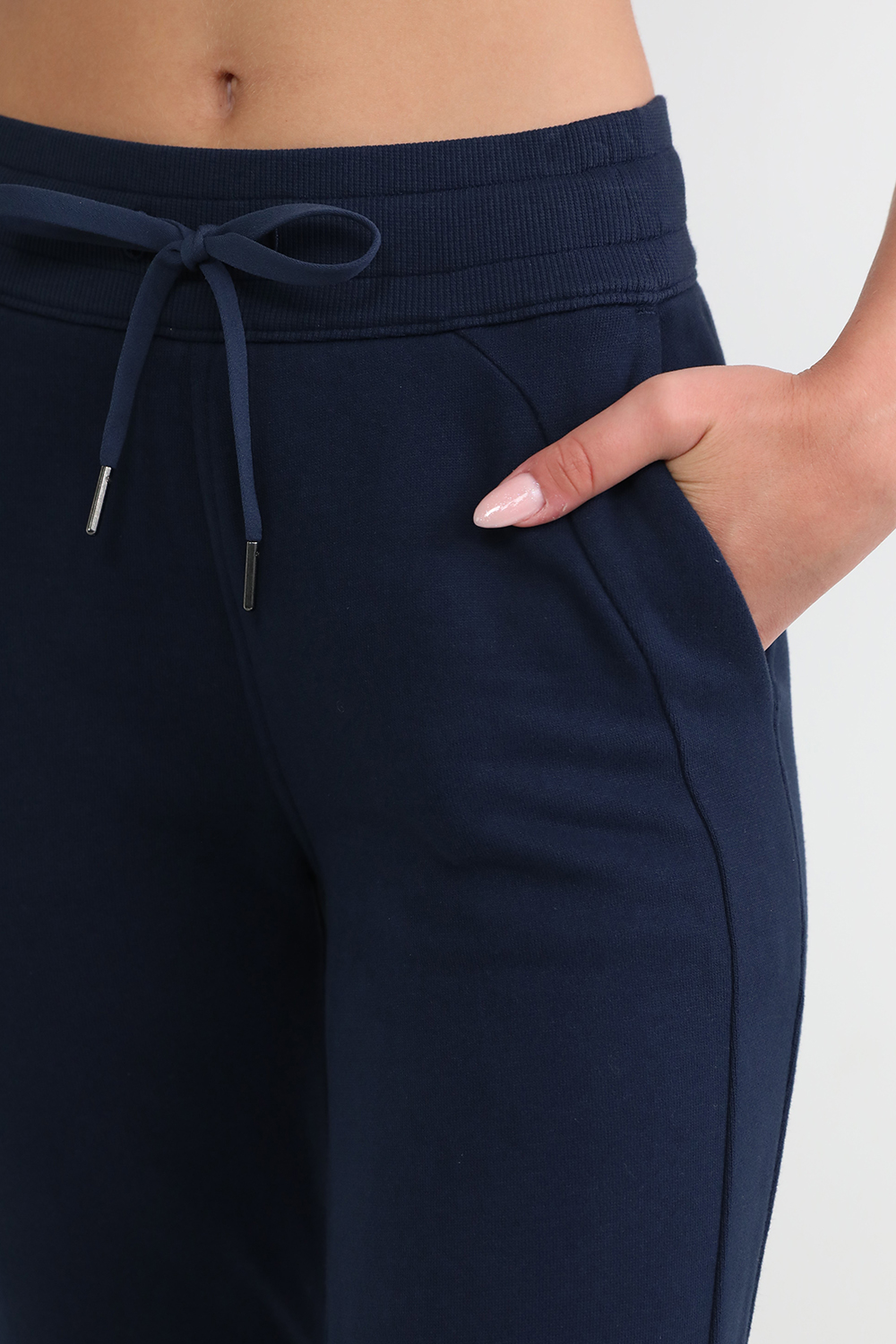תמונת תקריב דוגמן של Scuba High-Rise Jogger Crop