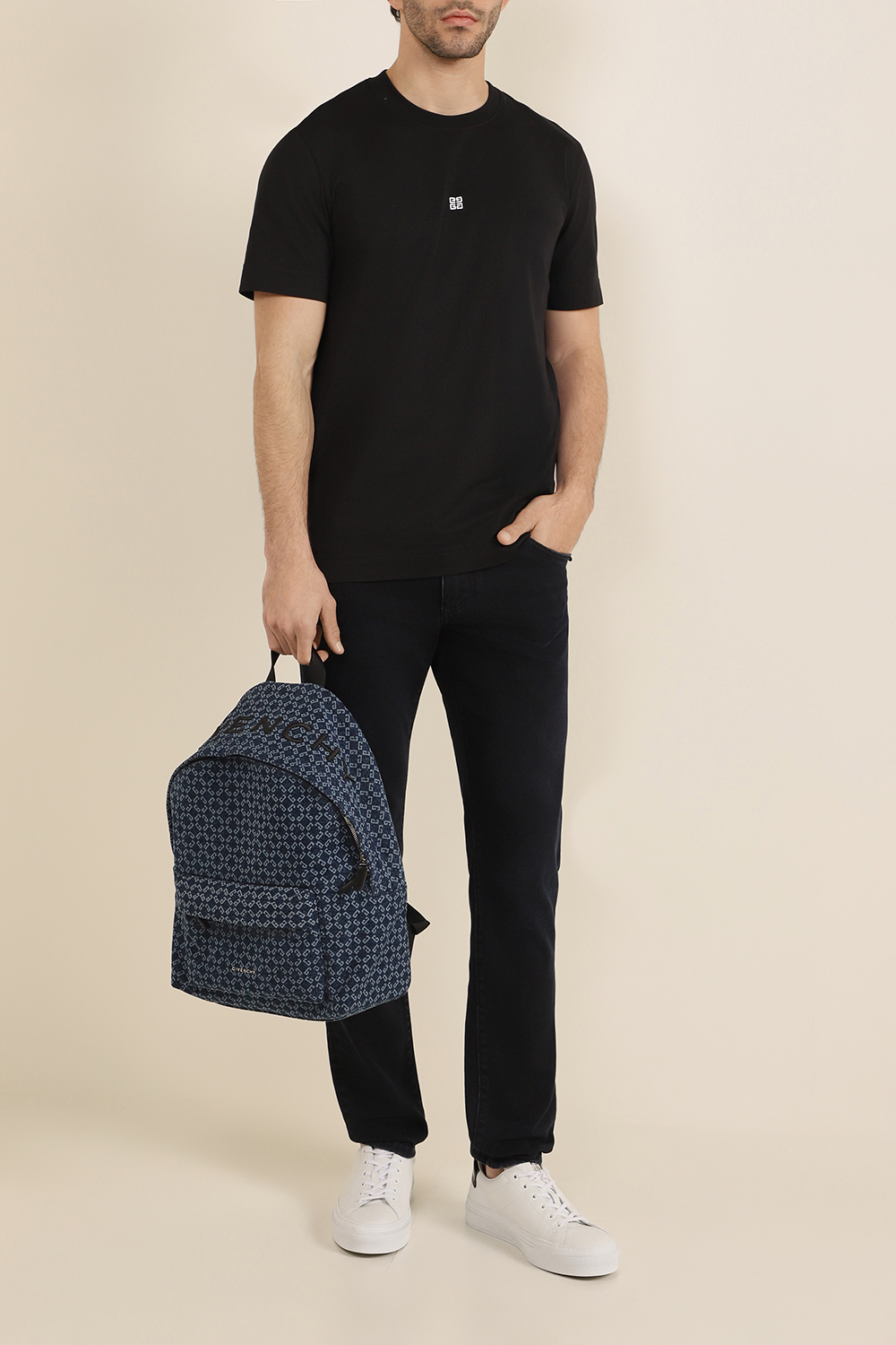 תמונת דוגמן קידמית של תיק גב GIVENCHY
