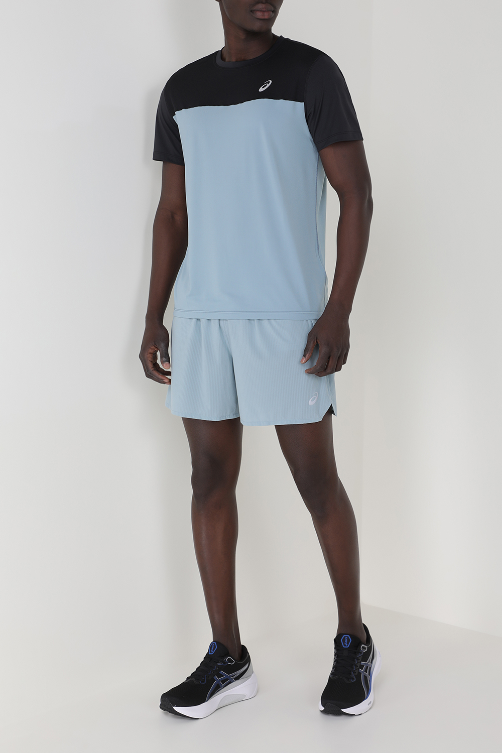 תמונת דוגמן קידמית של נעלי סניקרס ג'ל קיאנו 30 ASICS