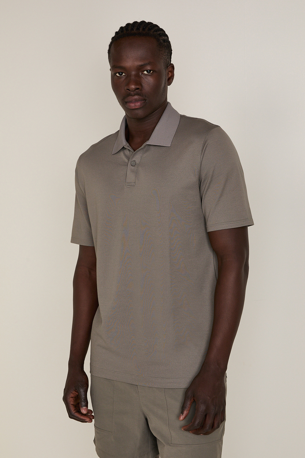 תמונת דוגמן קידמית של Evolution Short-Sleeve Polo Pique LULULEMON