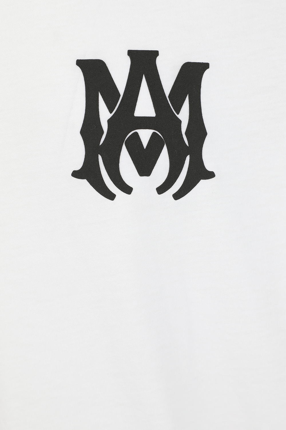 תמונת תקריב של Ma Tee in White