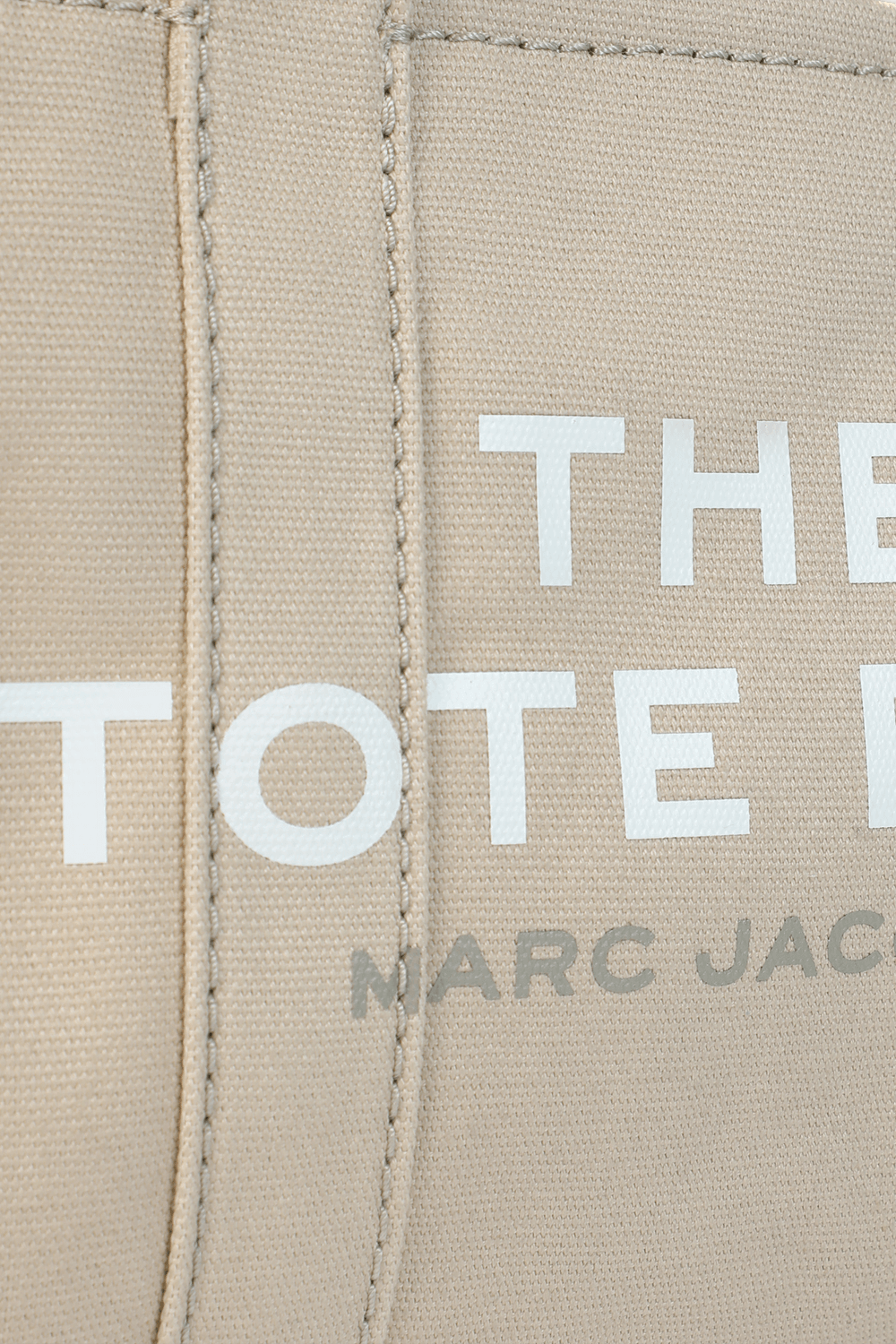 תמונת תקריב של תיק טוט מיני MARC JACOBS