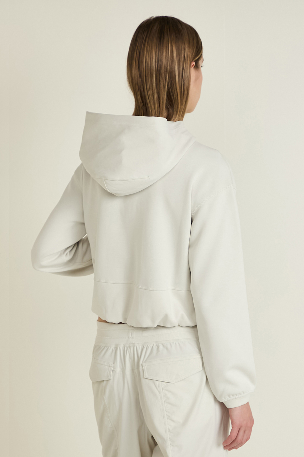 תמונת דוגמן אחורית של Softstreme Full-Zip Hoodie LULULEMON