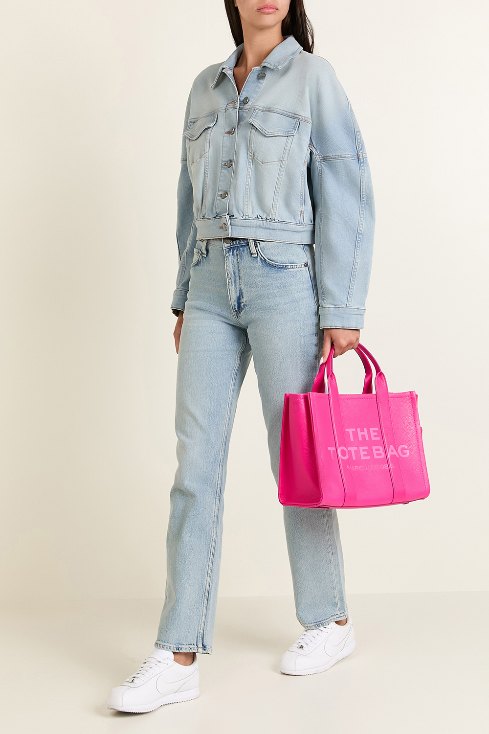 תמונת דוגמן קידמית של תיק טוט מדיום MARC JACOBS