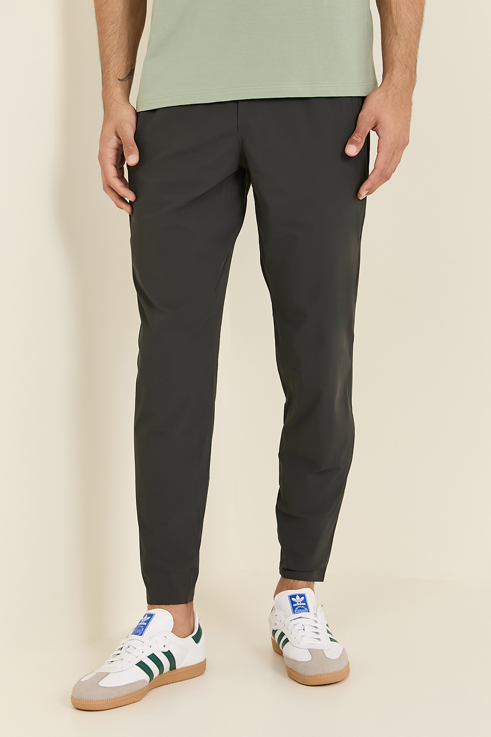 תמונת דוגמן קידמית של Pace Breaker Pant LULULEMON