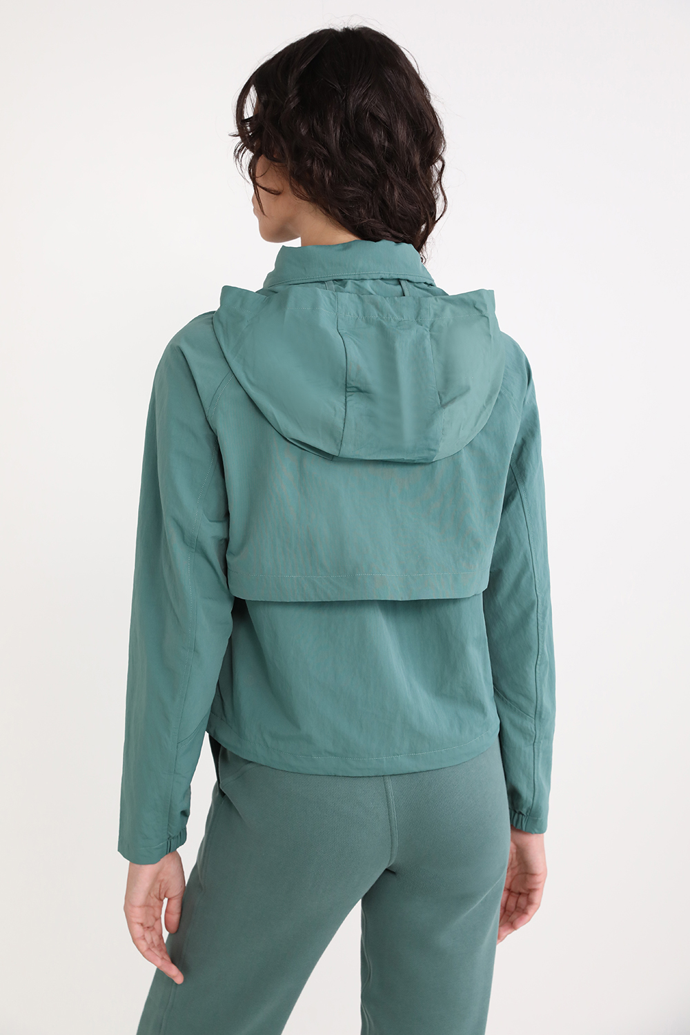 תמונת דוגמן אחורית של Always Effortless Jacket