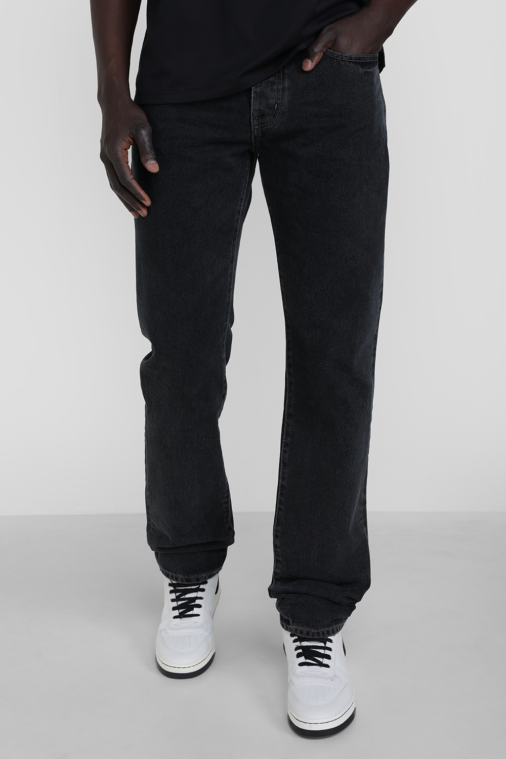 תמונת דוגמן קידמית של מכנסי ג'ינס סלים SAINT LAURENT