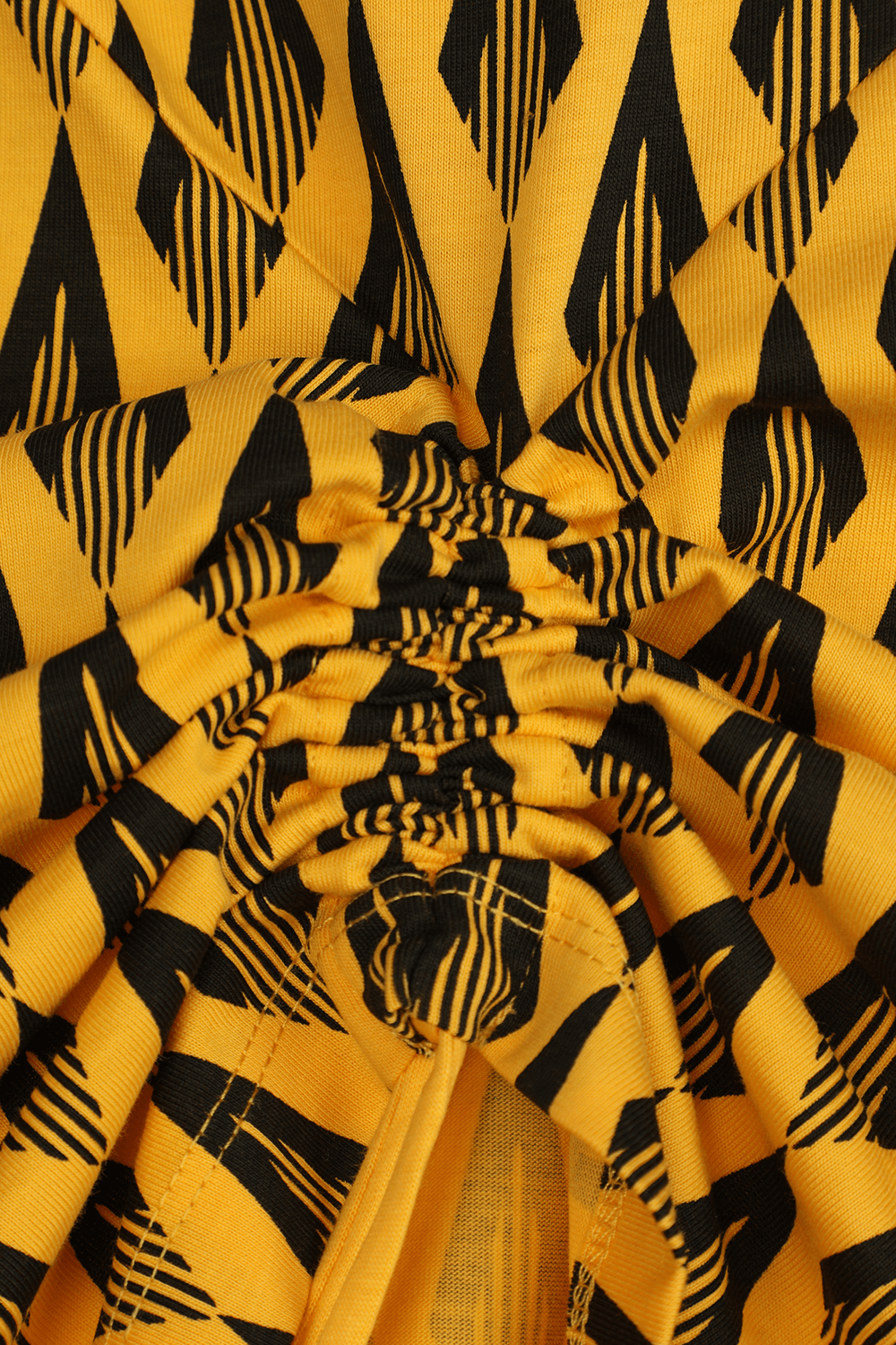 תמונת תקריב של Ciao Paco Shirt in Yellow