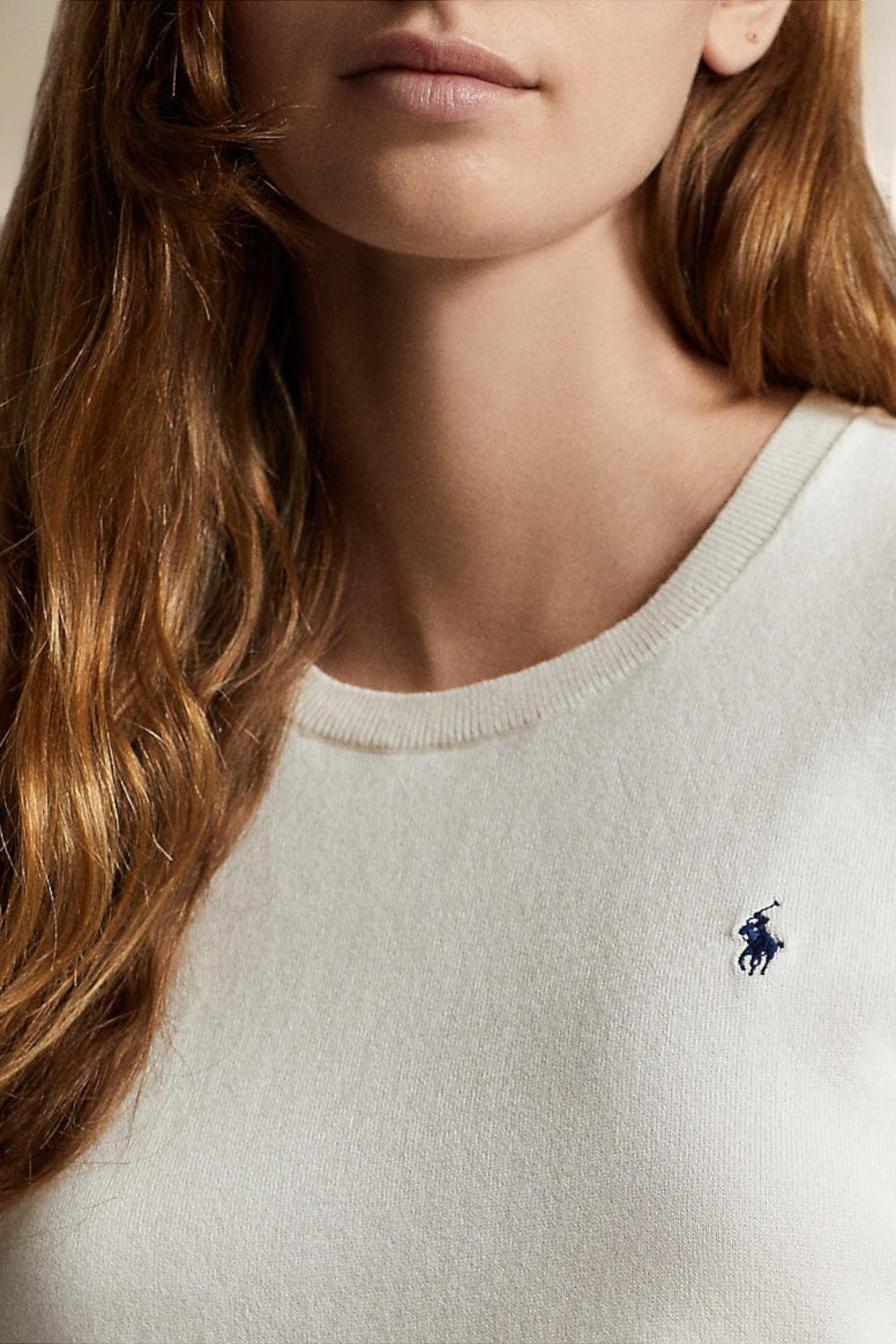 תמונת תקריב דוגמן של חולצת טי POLO RALPH LAUREN