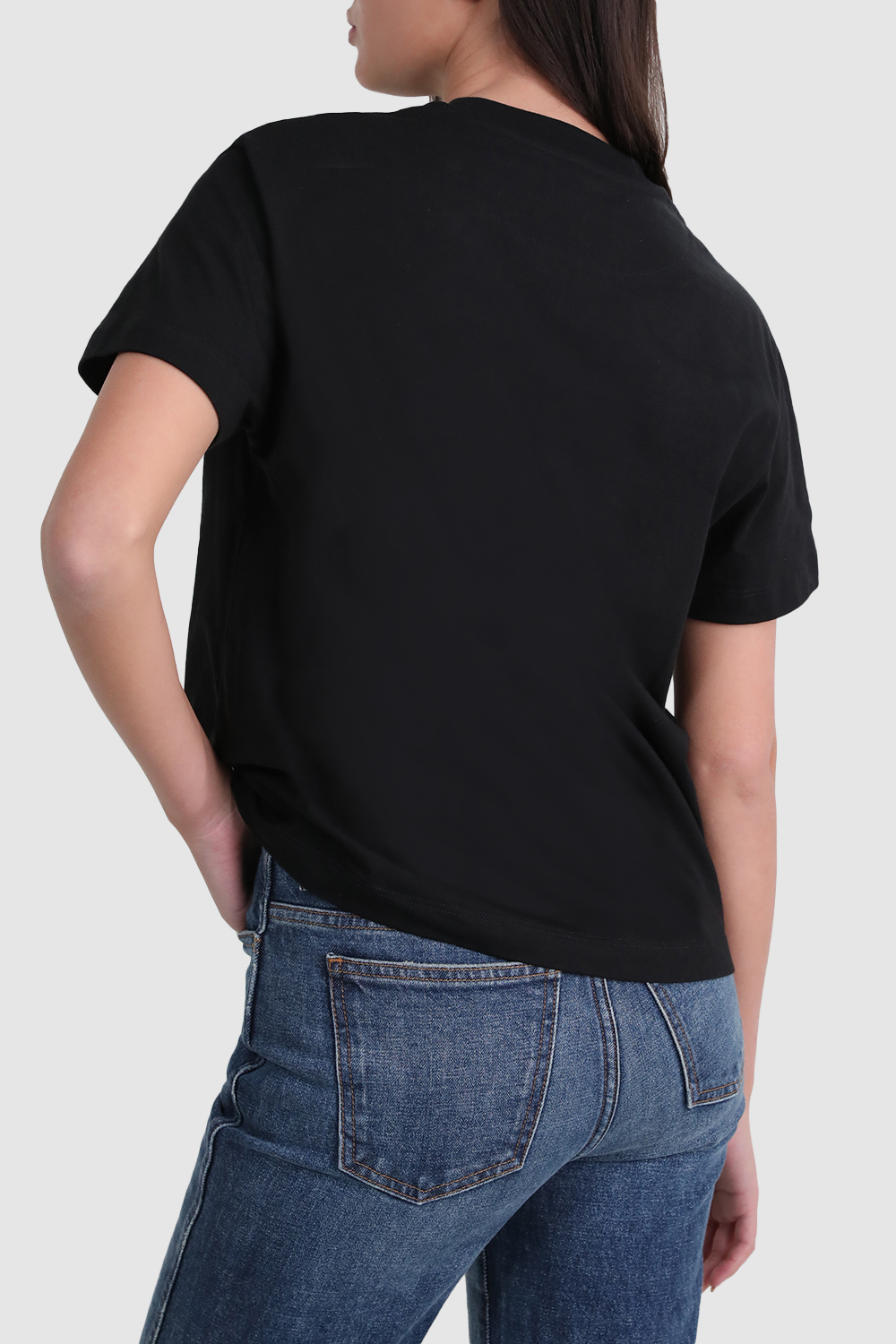תמונת דוגמן אחורית של מארז שלוש חולצות טי JIL SANDER