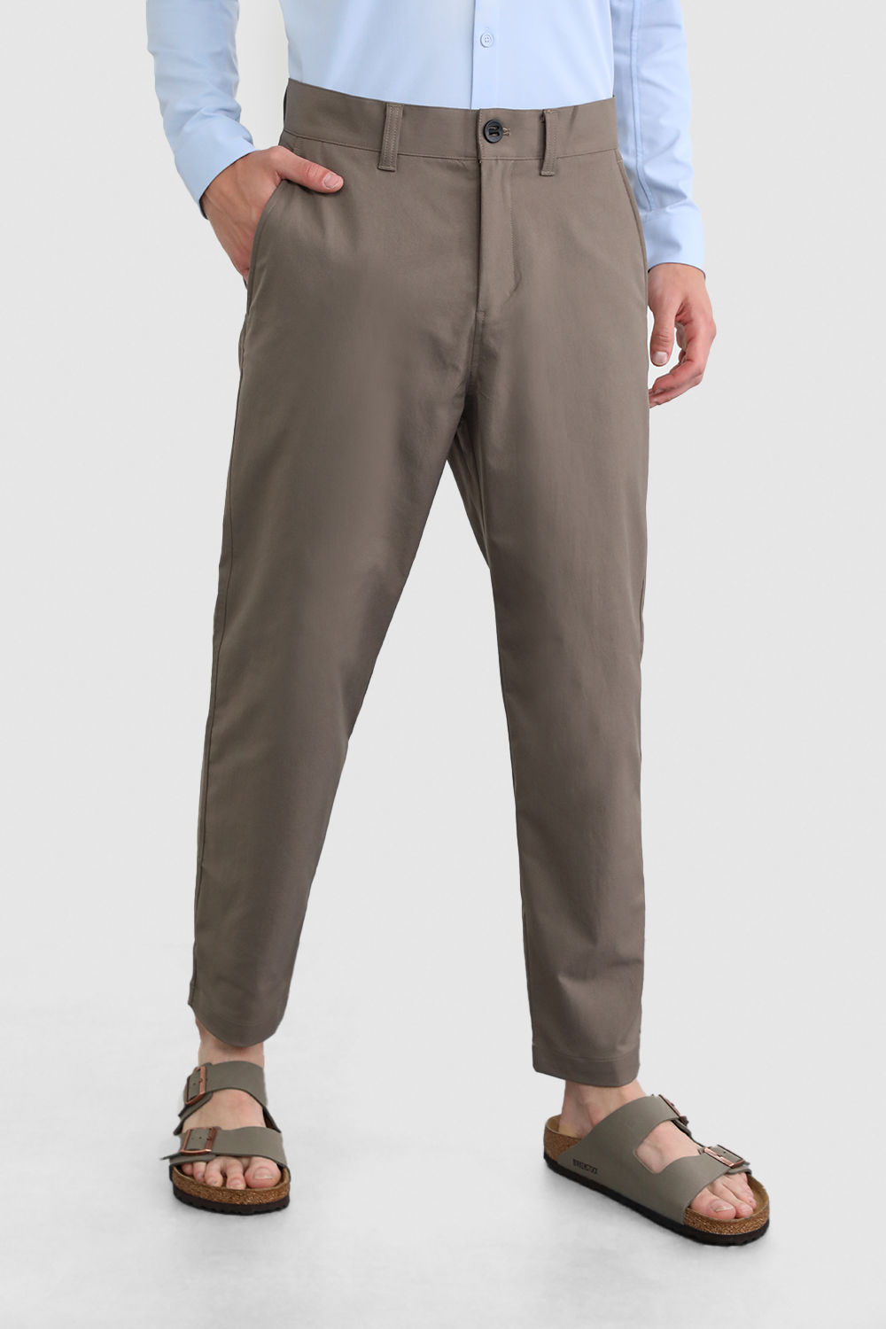 תמונת דוגמן קידמית של Relaxed-Tapered  Pants