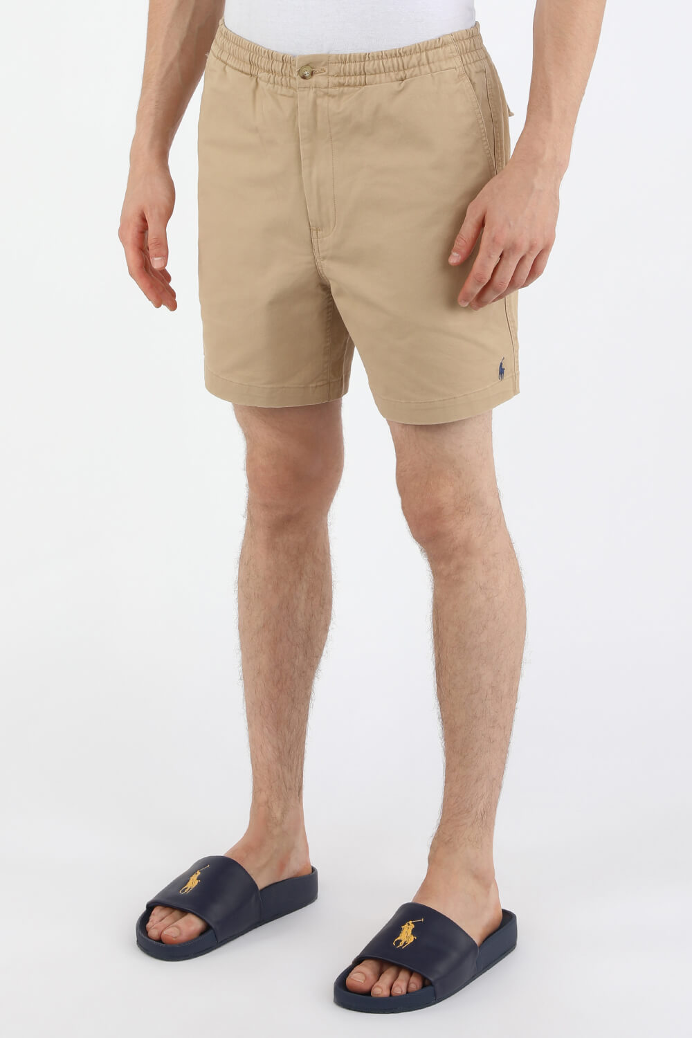 תמונת דוגמן קידמית של Straight Classic Bermuda Pants in Brown
