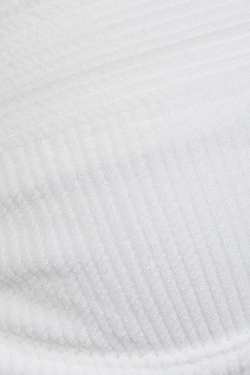 תמונת תקריב של South Pacific Top in White