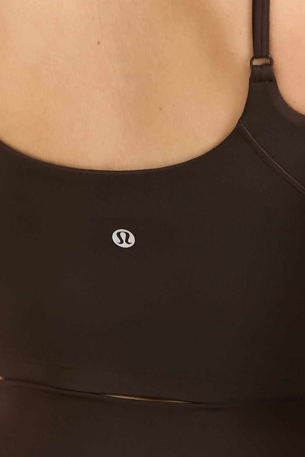 תמונת תקריב דוגמן של Align™ Strappy Deep-V Tank Top LULULEMON
