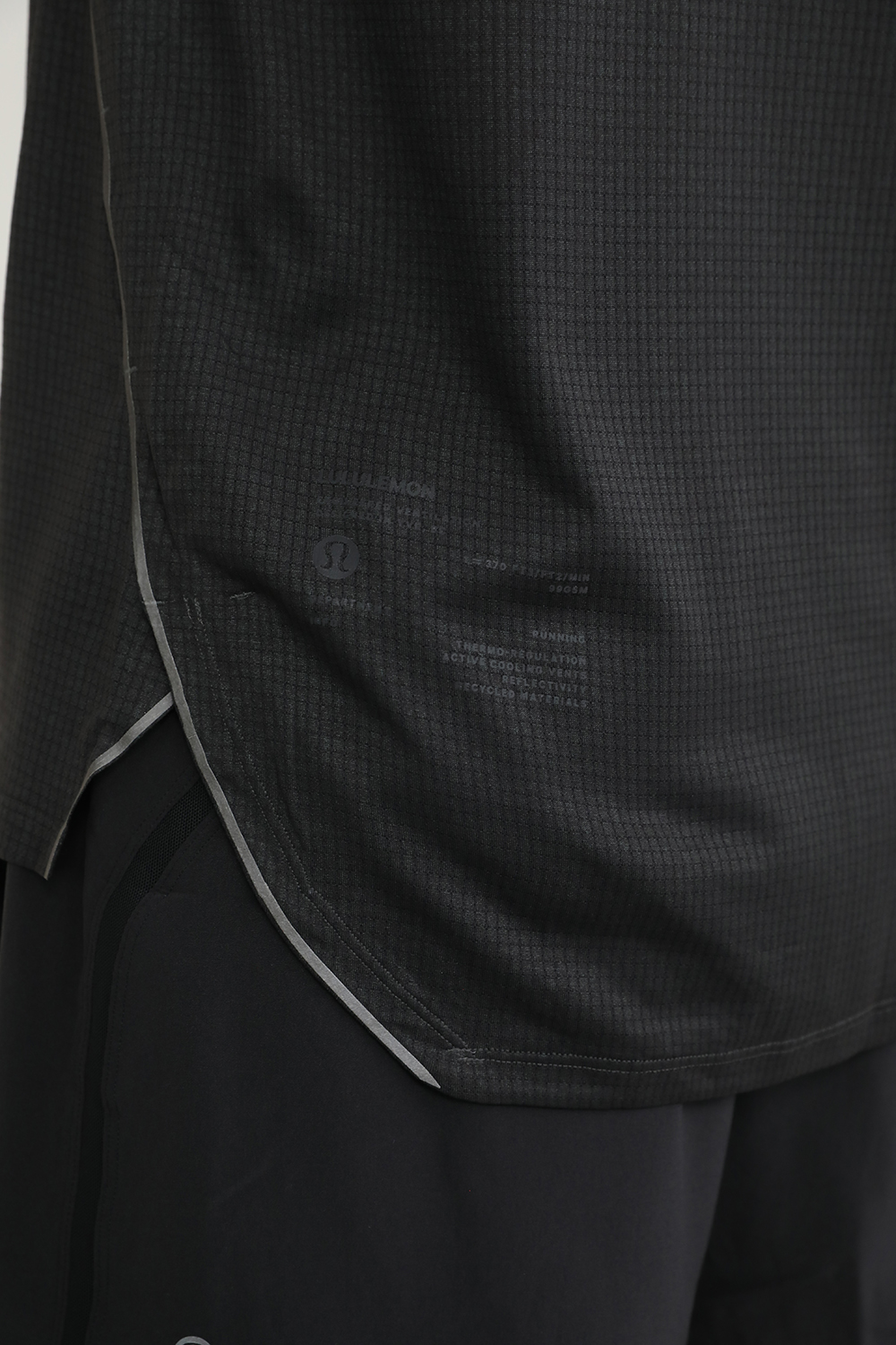 תמונת תקריב דוגמן של Fast and Free Singlet
