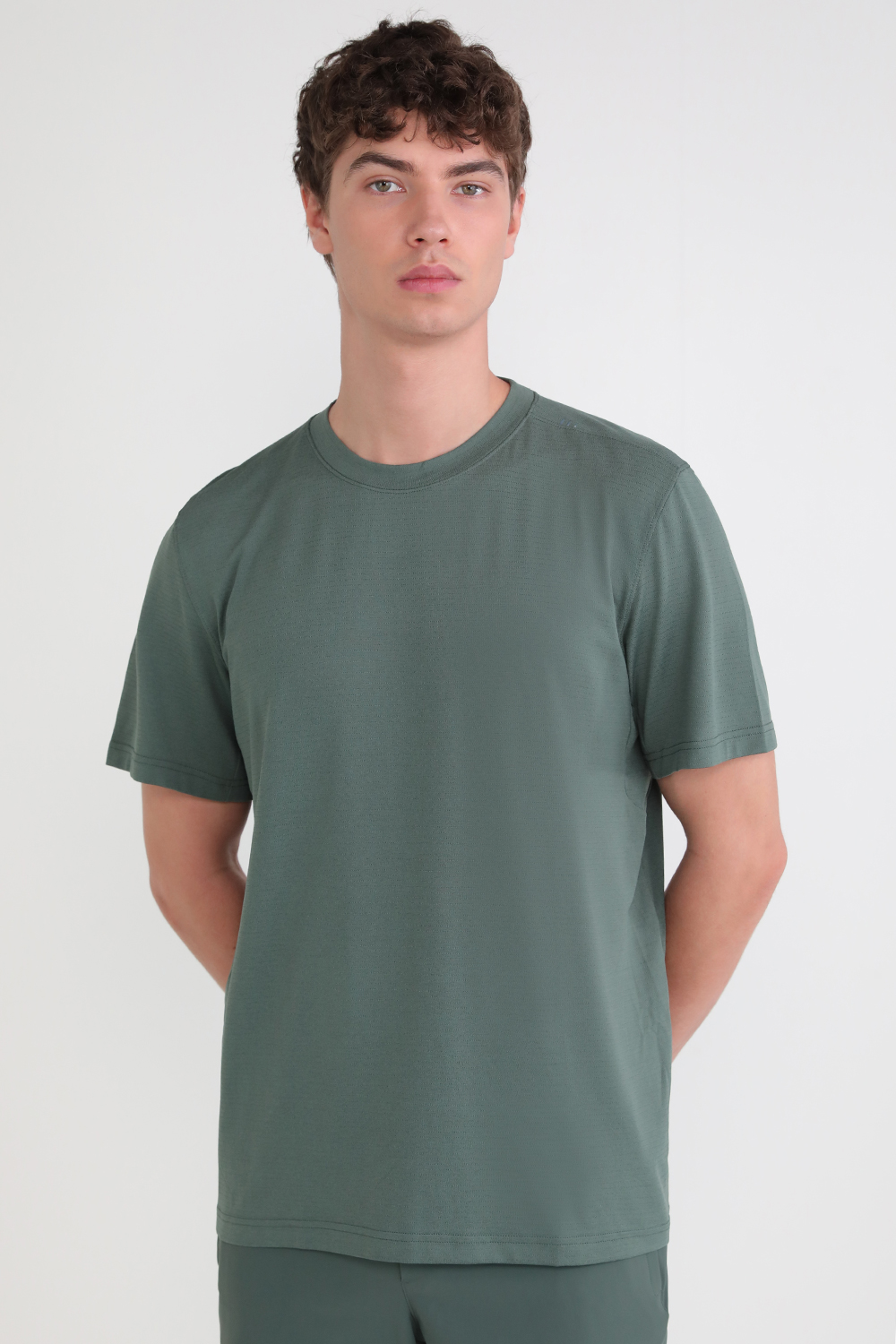 תמונת דוגמן קידמית של License to Train Relaxed Short Sleeve