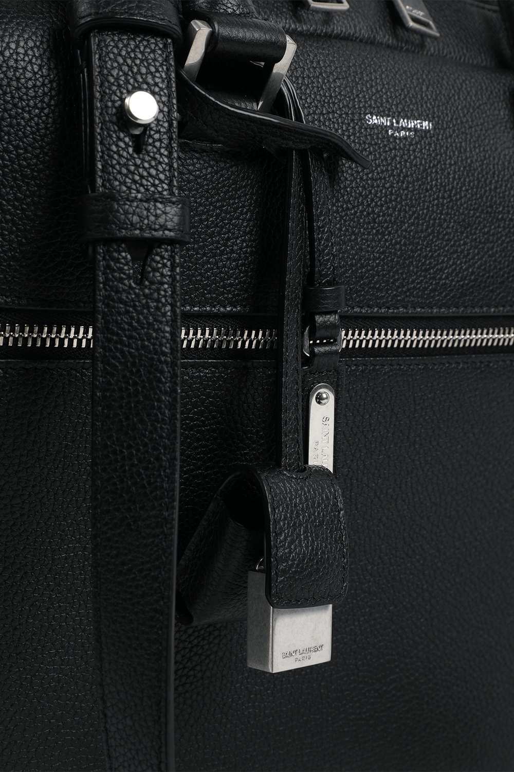 תמונת תקריב של תיק מחשב מעור מגורען SAINT LAURENT