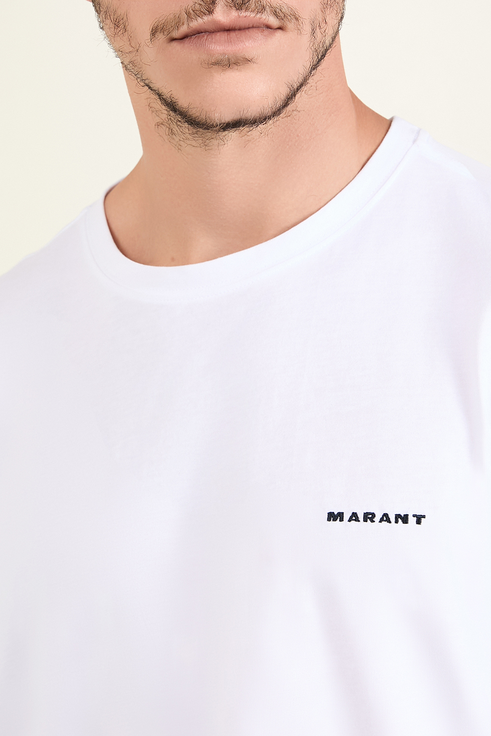 תמונת תקריב דוגמן של חולצת טי ISABEL MARANT