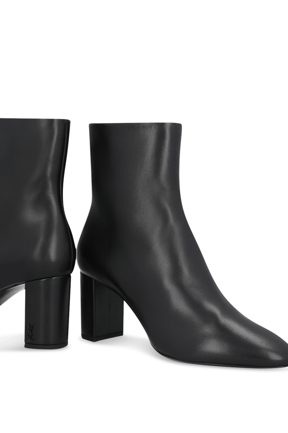 תמונת תקריב של מגפוני עקב SAINT LAURENT