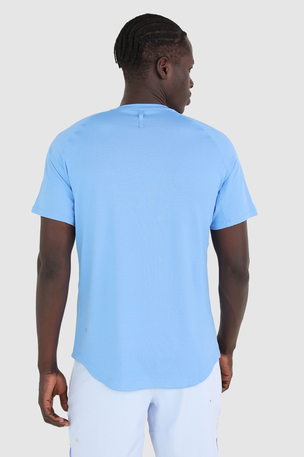 תמונת דוגמן אחורית של License to Train Short Sleeve LULULEMON